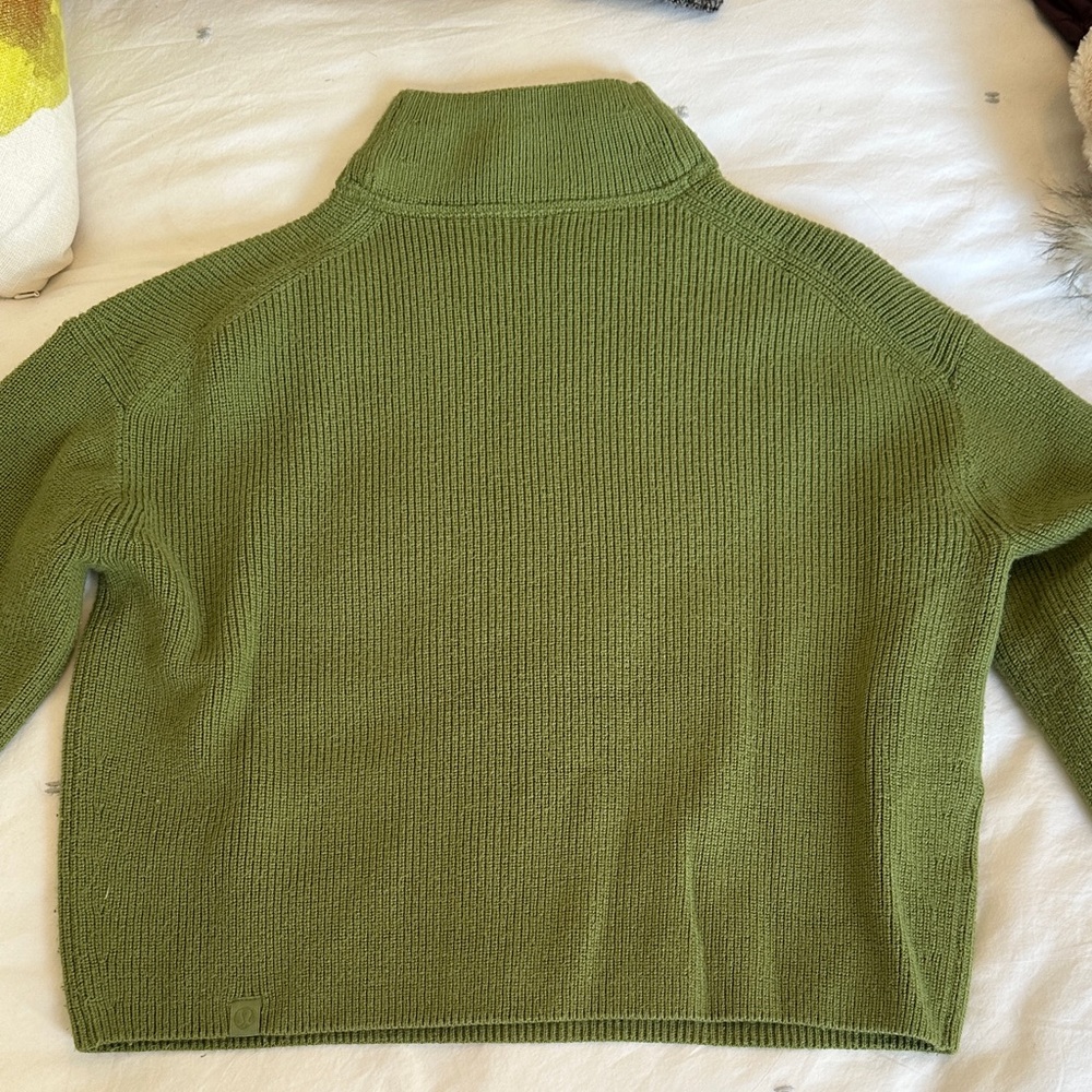 Lululemon Green Turtleneck sweater small